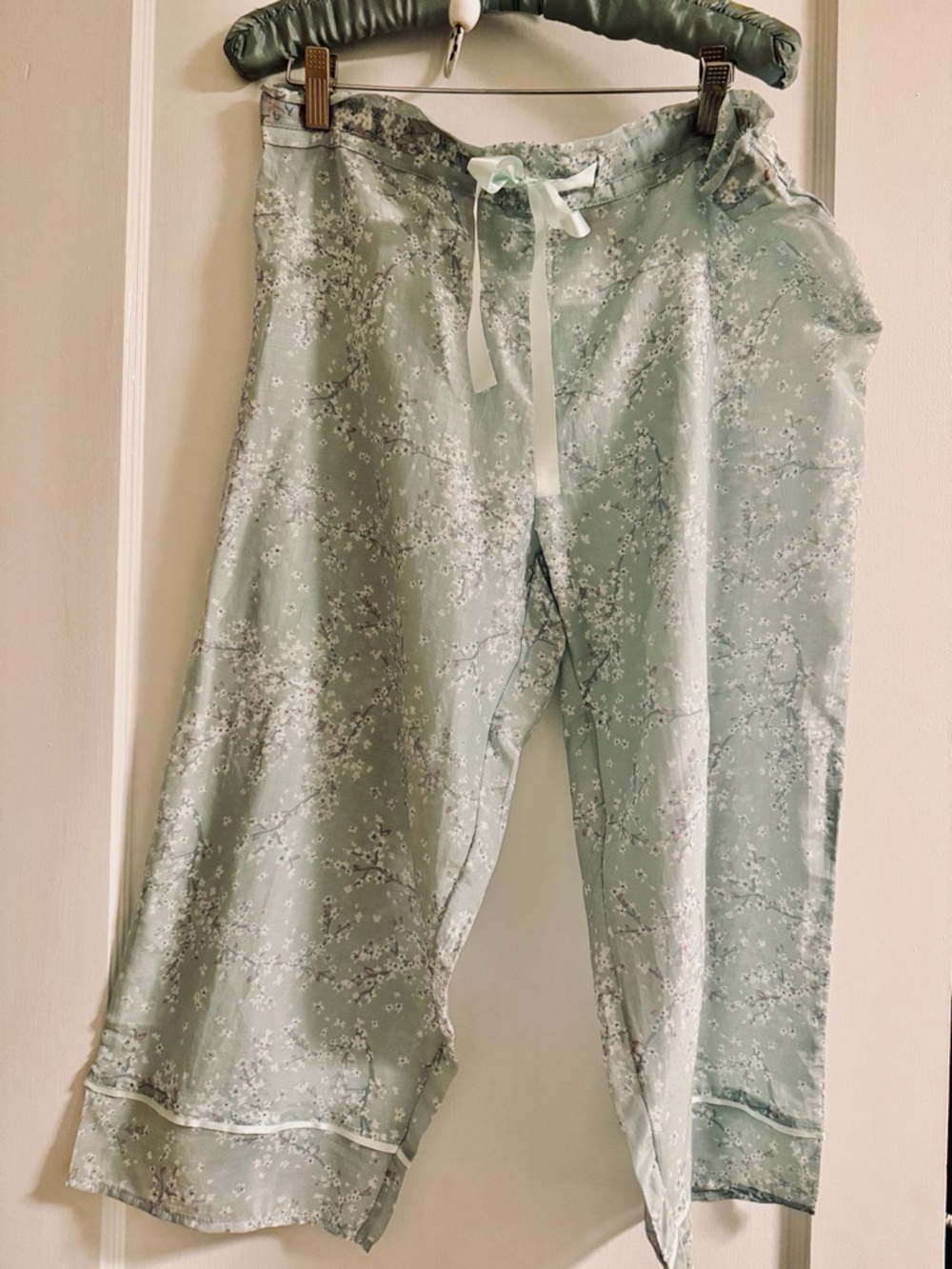 Cheri Blossom Sage Crop Pajama Set size large (hard to find) - Picture 9 of 16